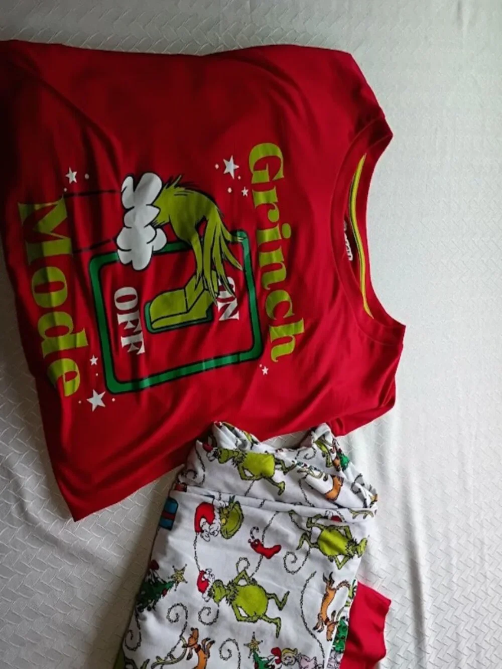 The Grinch Women's Two-Piece Christmas Pajama Set 3X
